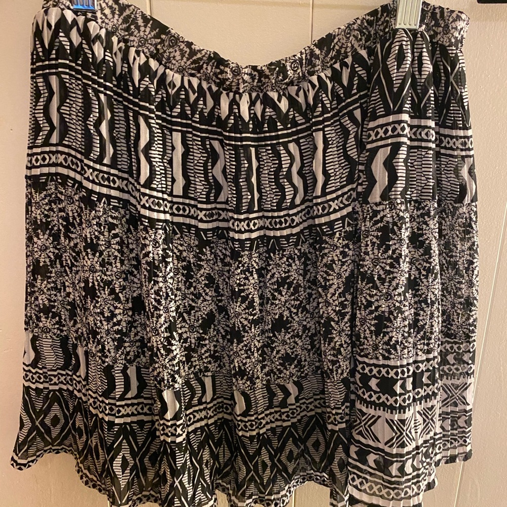 America Rag black and white mini skirt